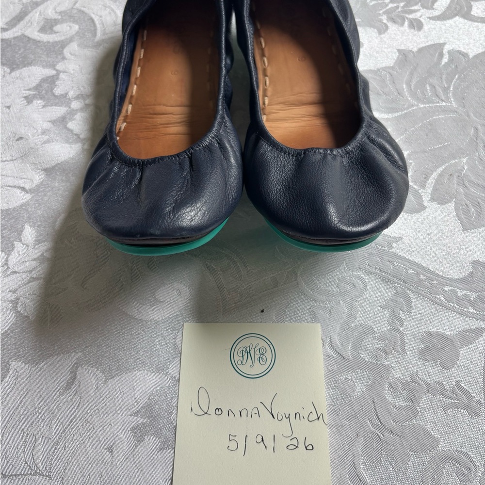 Tieks Navy Blue Ballet Flats with Teal Sole size 9